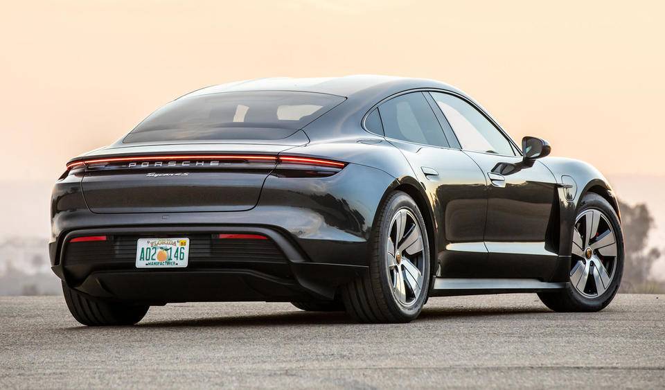 le magnifique porsche taycan à metz