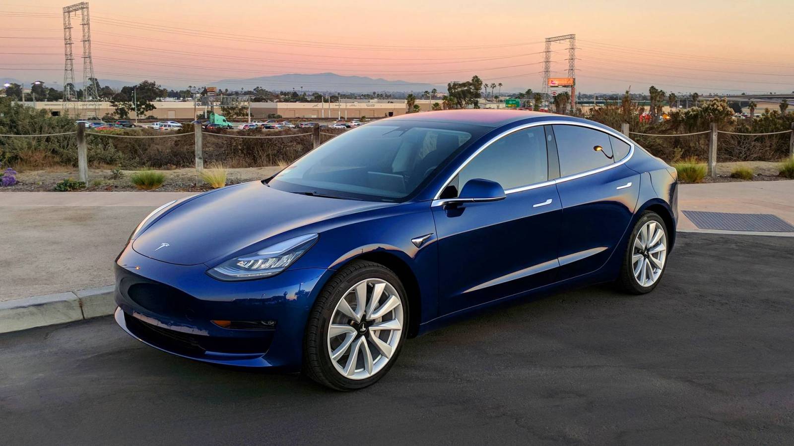 TESLA MODEL 3