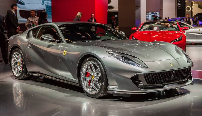 Assurance autos de luxe : Les meilleures garanties pour votre Ferrari 812 Superfast avec Infinite assurances