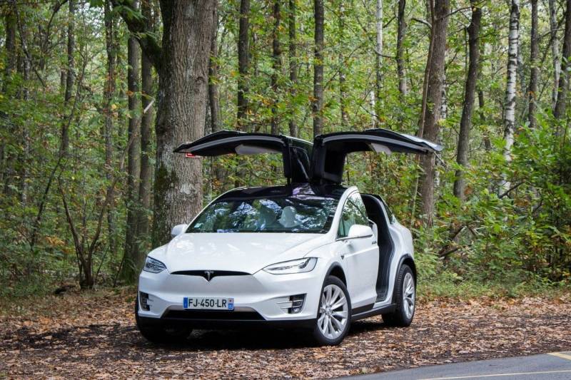 Tesla Model X à Dijon