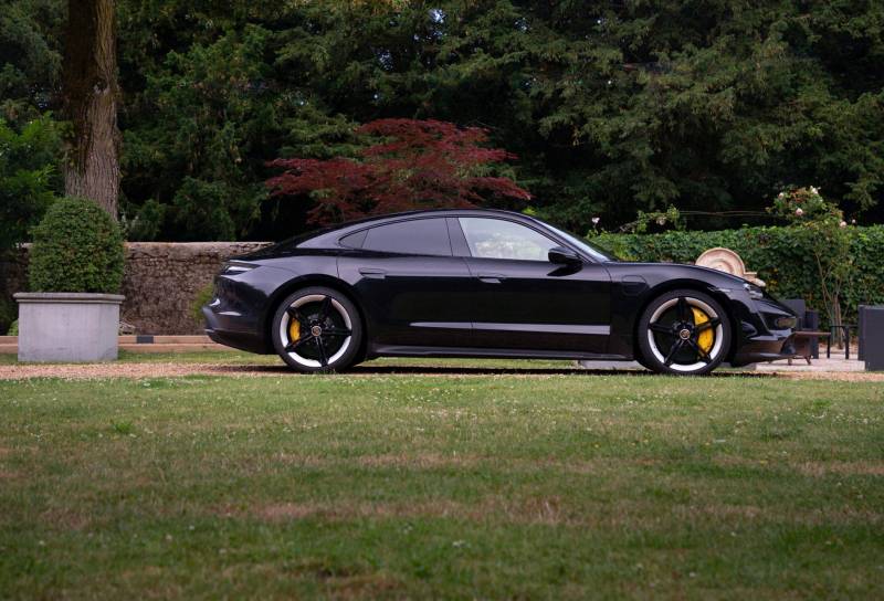profitez de l'assurance porsche Taycan Turbo à Strasbourg