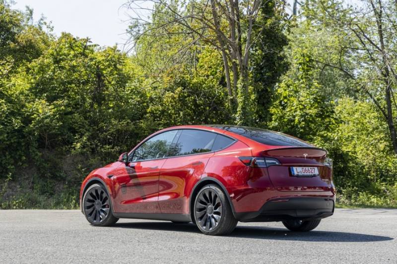 tesla model y performance