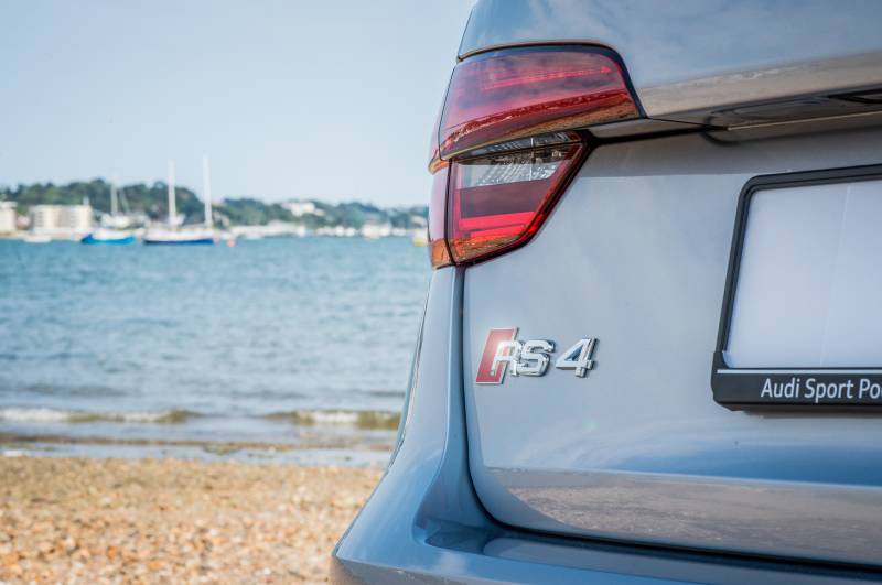 assurer sa audi rs4 a des prix défiants toutes concurrences à Cannes